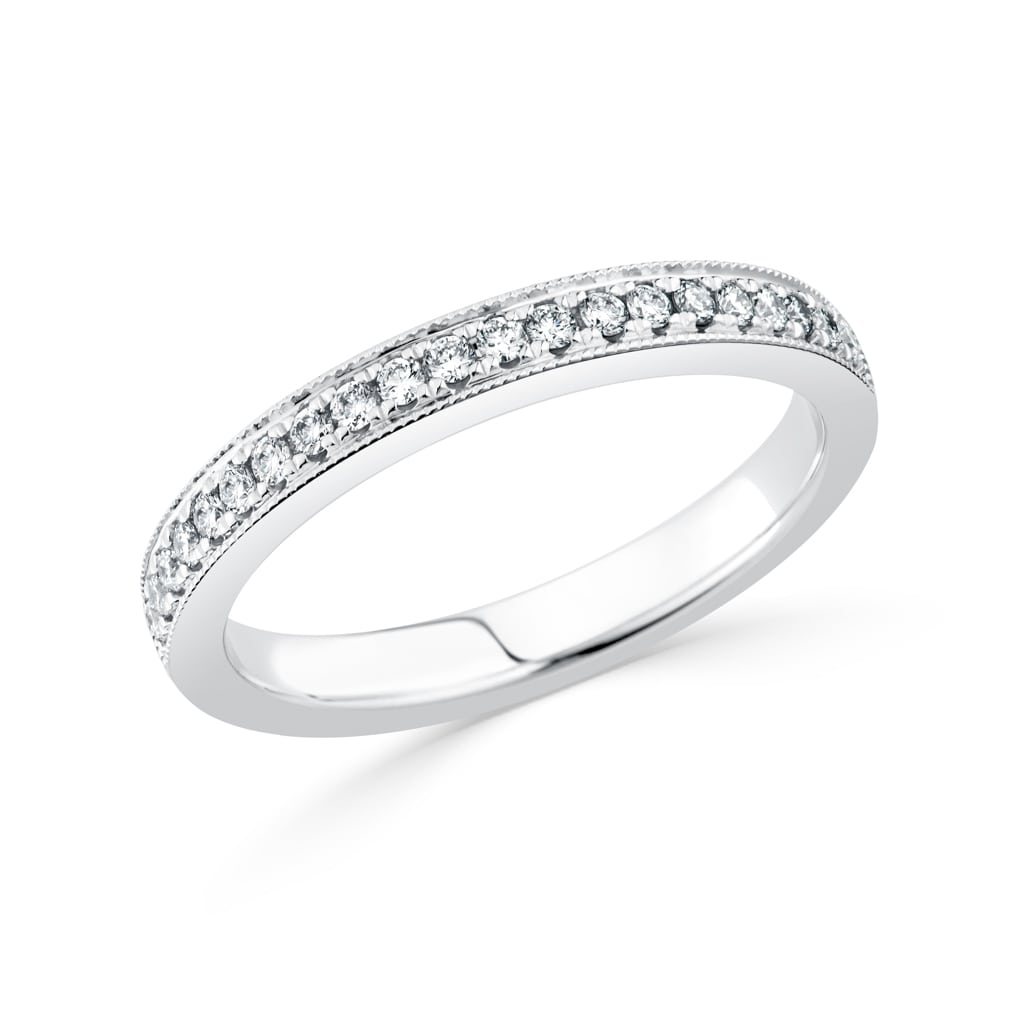 Round brilliant cut diamond ring