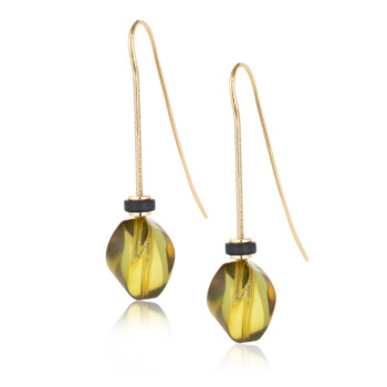 Yellow gold green amber and onyx earrings